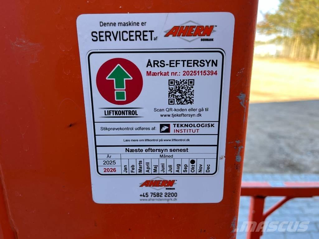 JLG 1230 ES Personenliften en invalideliften