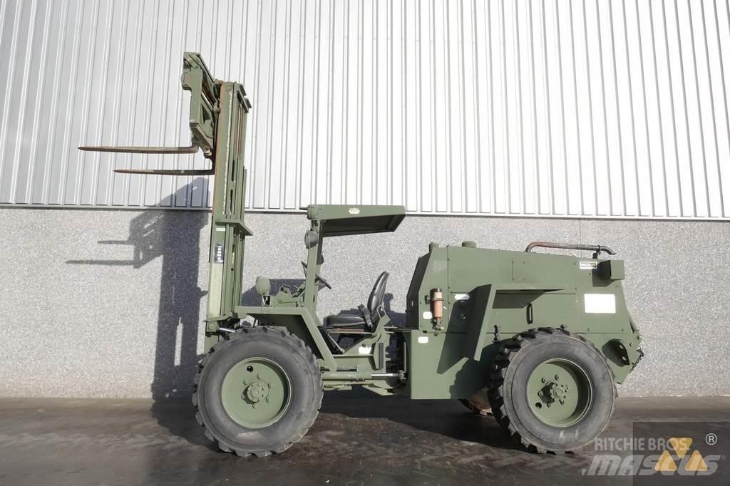 CASE M4K Ex-army Vorkheftruck voor zwaar terrein