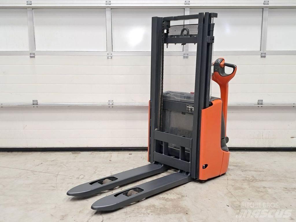 Linde L10B Stapelaar meeloop