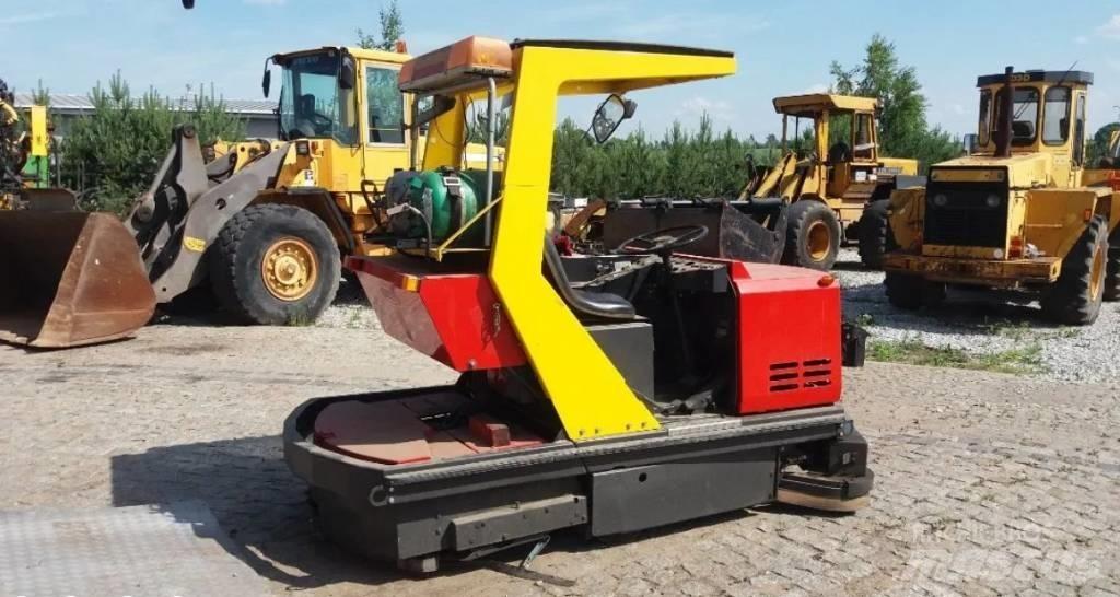 Tennant 528 Veegmachines