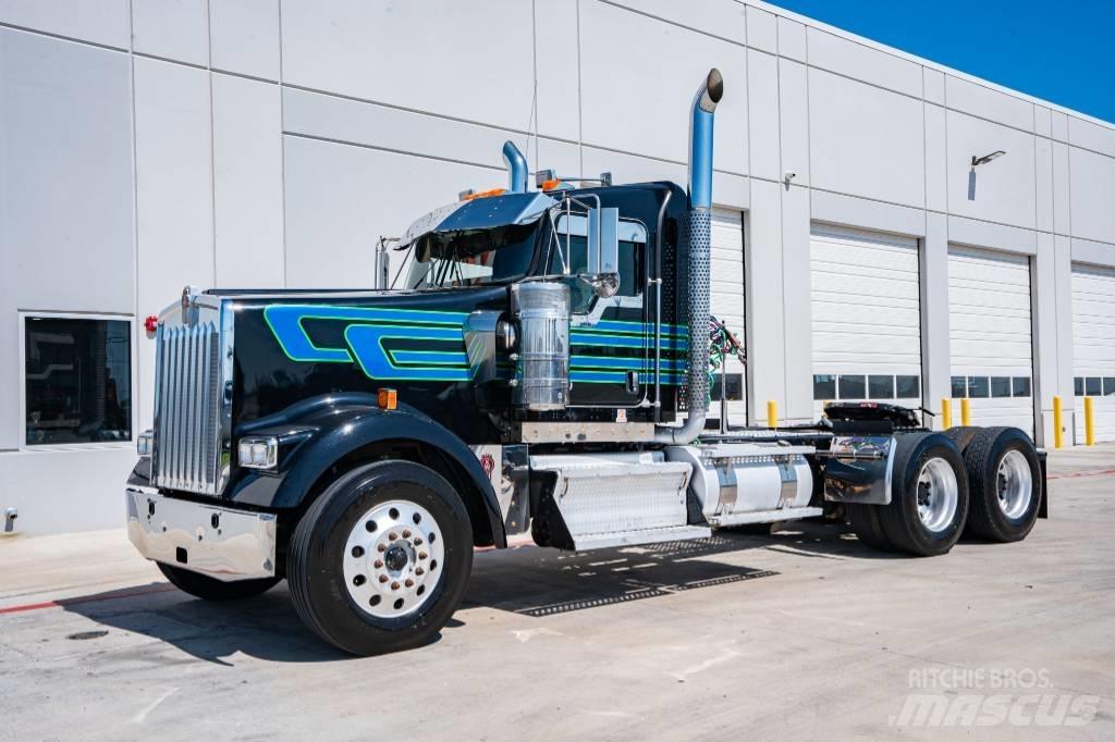 Kenworth W 900 Trekkers