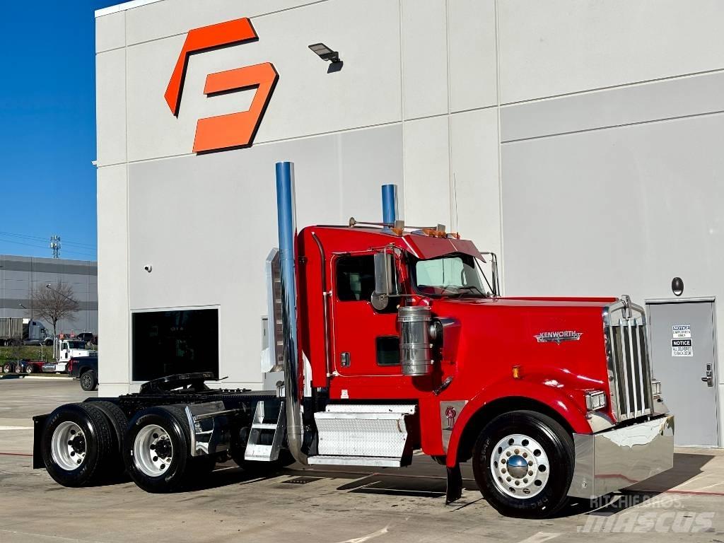 Kenworth W 900 Trekkers