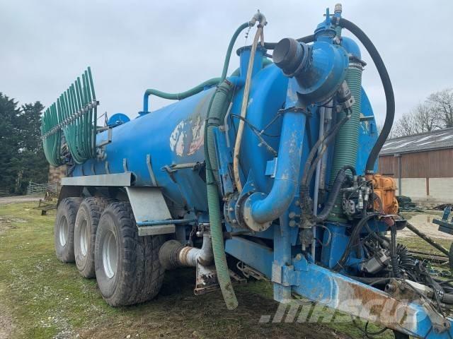  DOME OXY 22000 Drijfmesttanks
