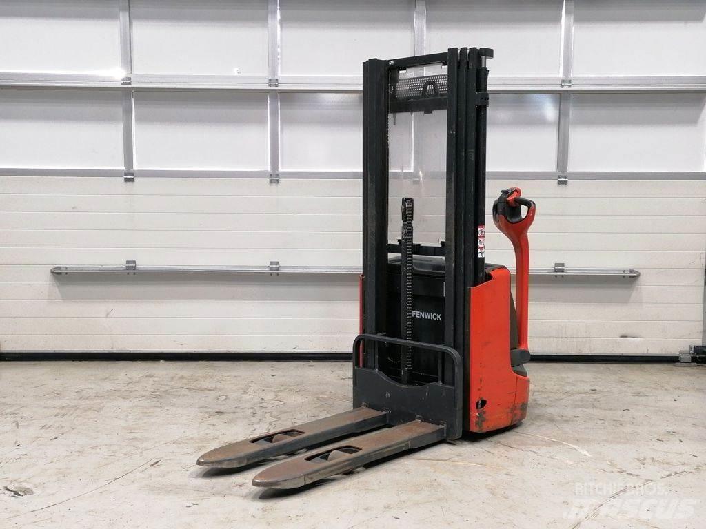 Linde L10 Stapelaar meeloop