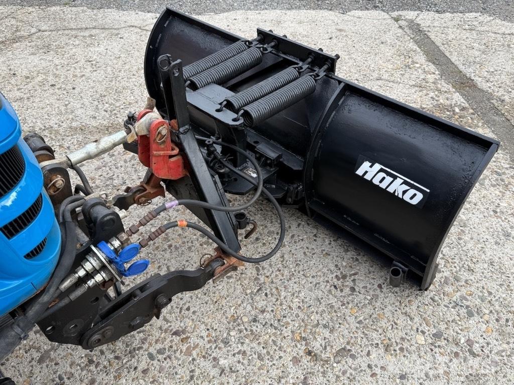 LS J 27 HST Snowline Tractoren