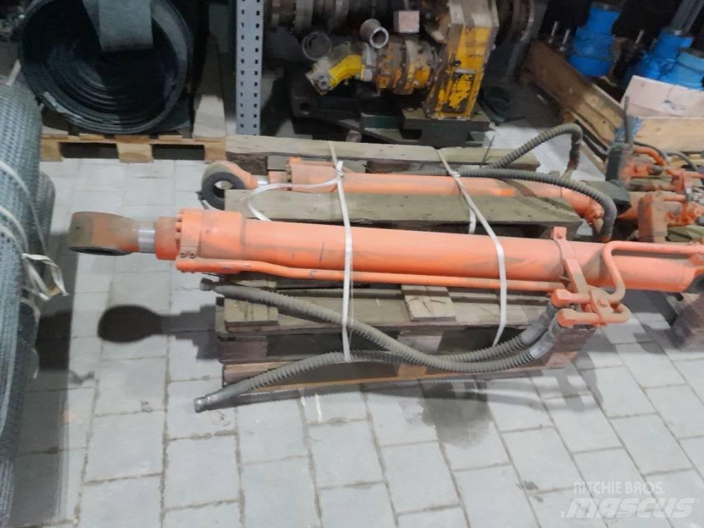 Hitachi ZX 210 Rupsgraafmachines