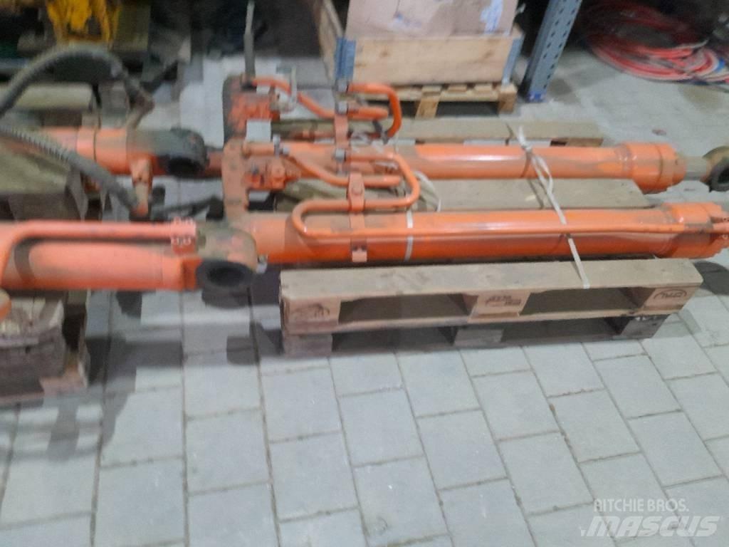 Hitachi ZX 210 Rupsgraafmachines