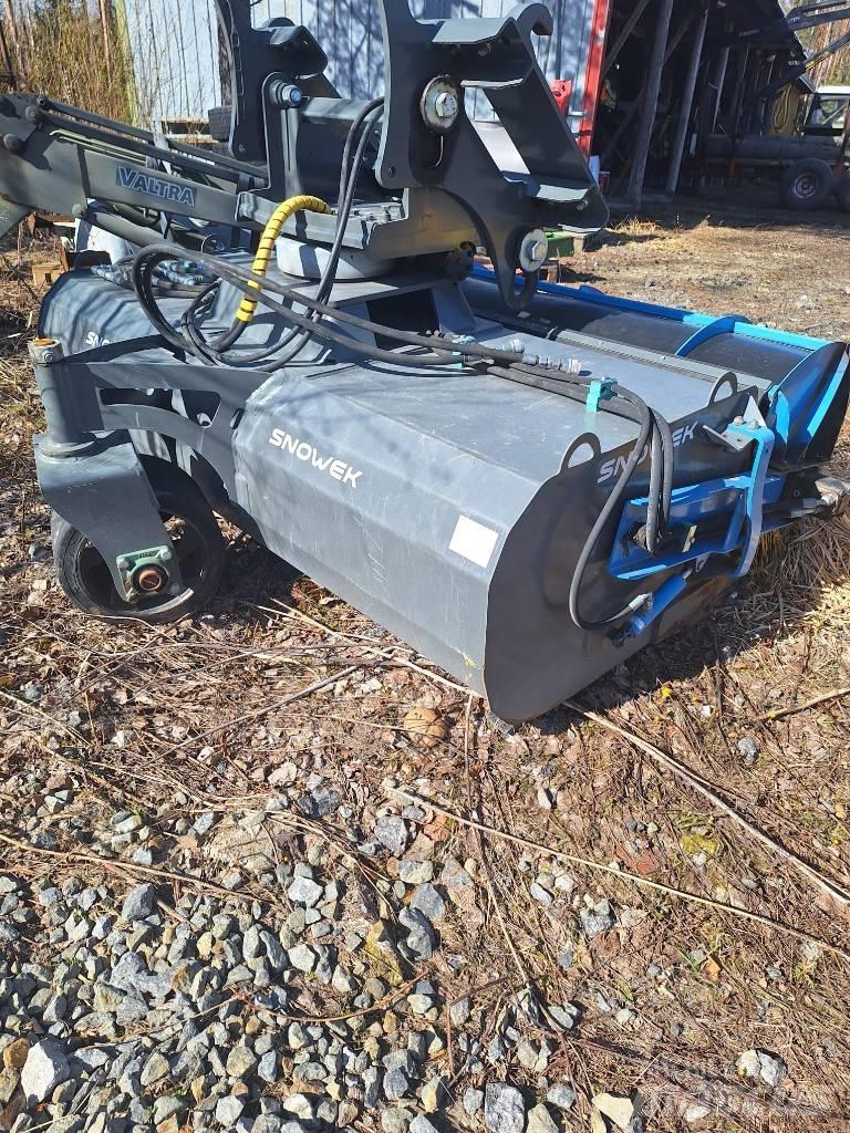 Snowek Circulus 220M Zand- en zoutstrooimachines