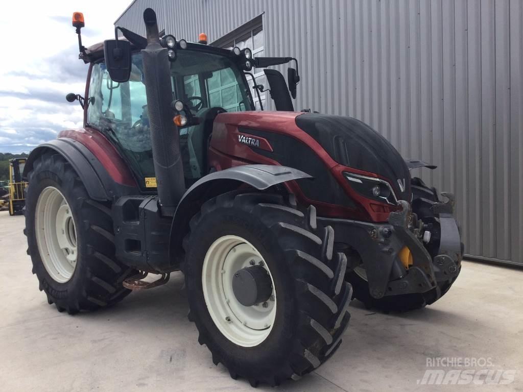 Valtra T194 Tractoren