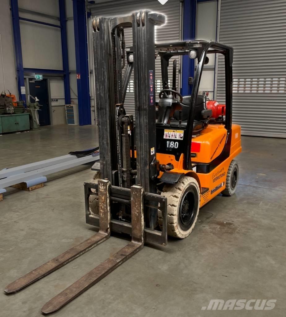 Yale GLP 35 VX LPG heftrucks