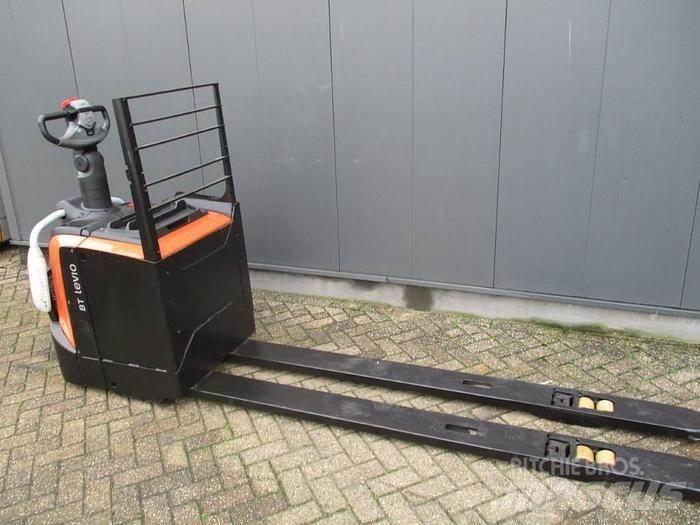 Toyota LPE 250 Meerij pallettruck met platform