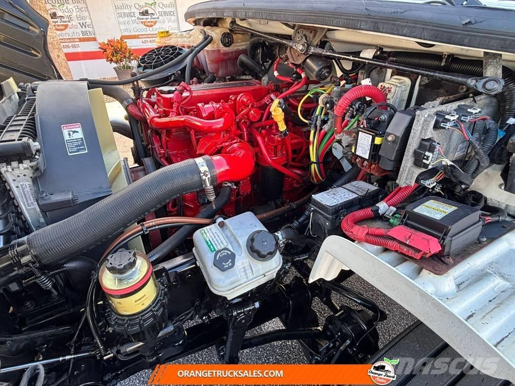 Freightliner M2 Bakwagens met gesloten opbouw