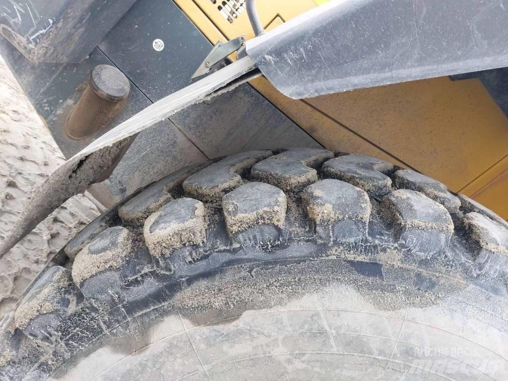 Komatsu WA380-5 Wielladers