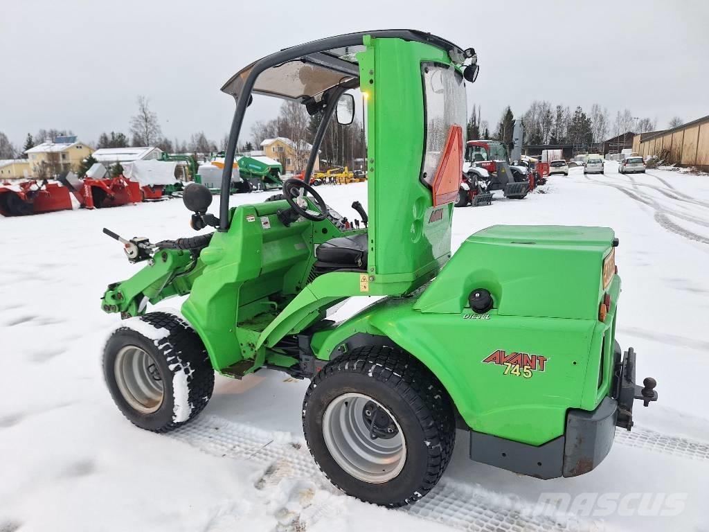 Avant 745 Knik- en schrankladers