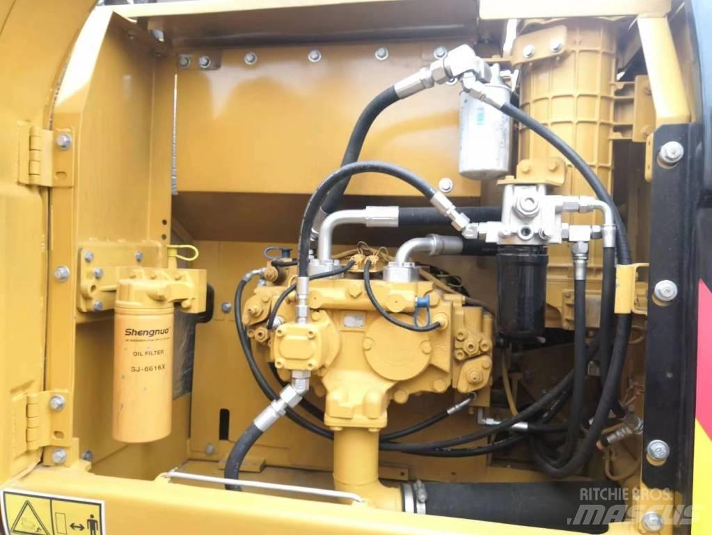 CAT 320 D L Rupsgraafmachines