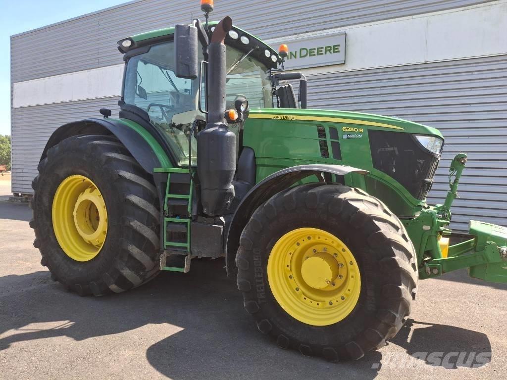 John Deere 6250R Tractoren