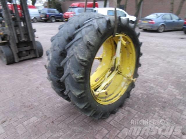 Vredestein 12.4/38 Banden, wielen en velgen