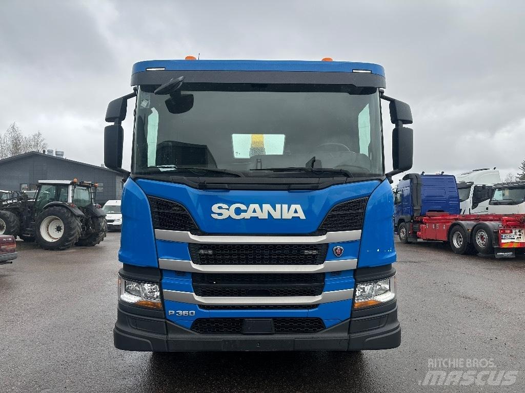 Scania P 360 Vrachtwagen met containersysteem