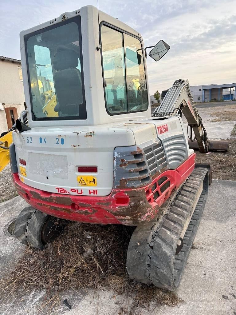 Takeuchi TB250 Minigraafmachines < 7t