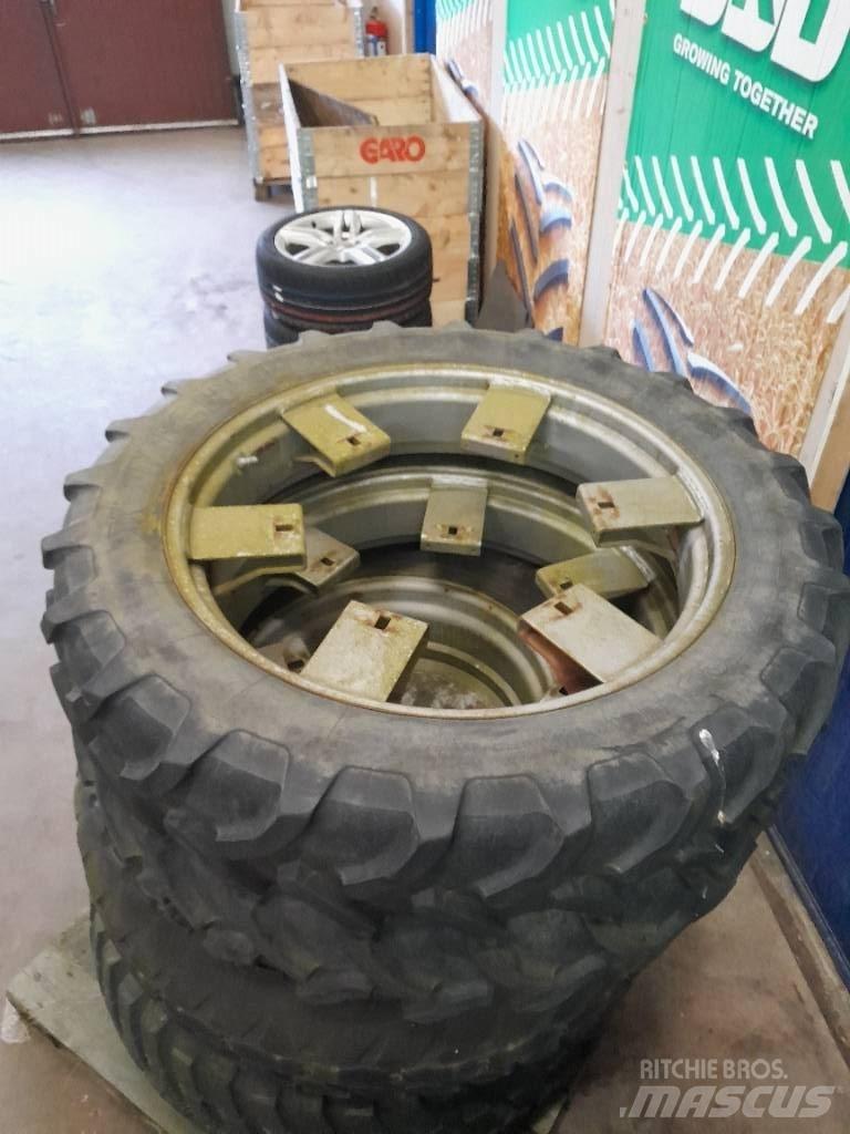 Michelin 9,5-32 Banden, wielen en velgen