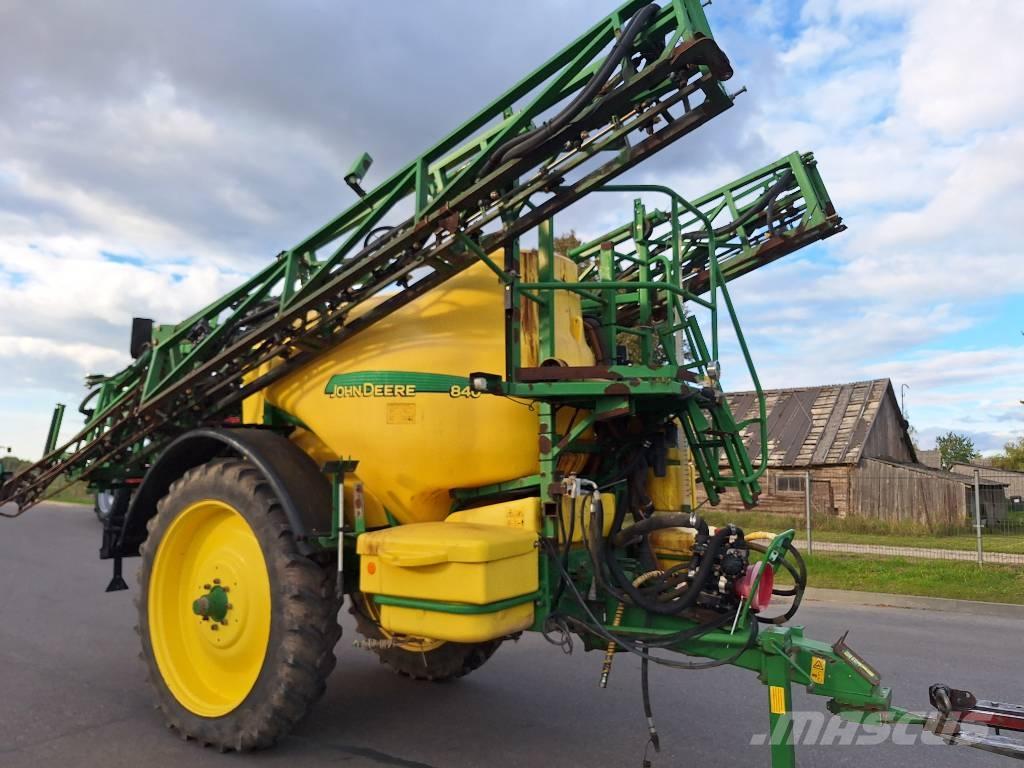 John Deere 840 Getrokken spuitmachines