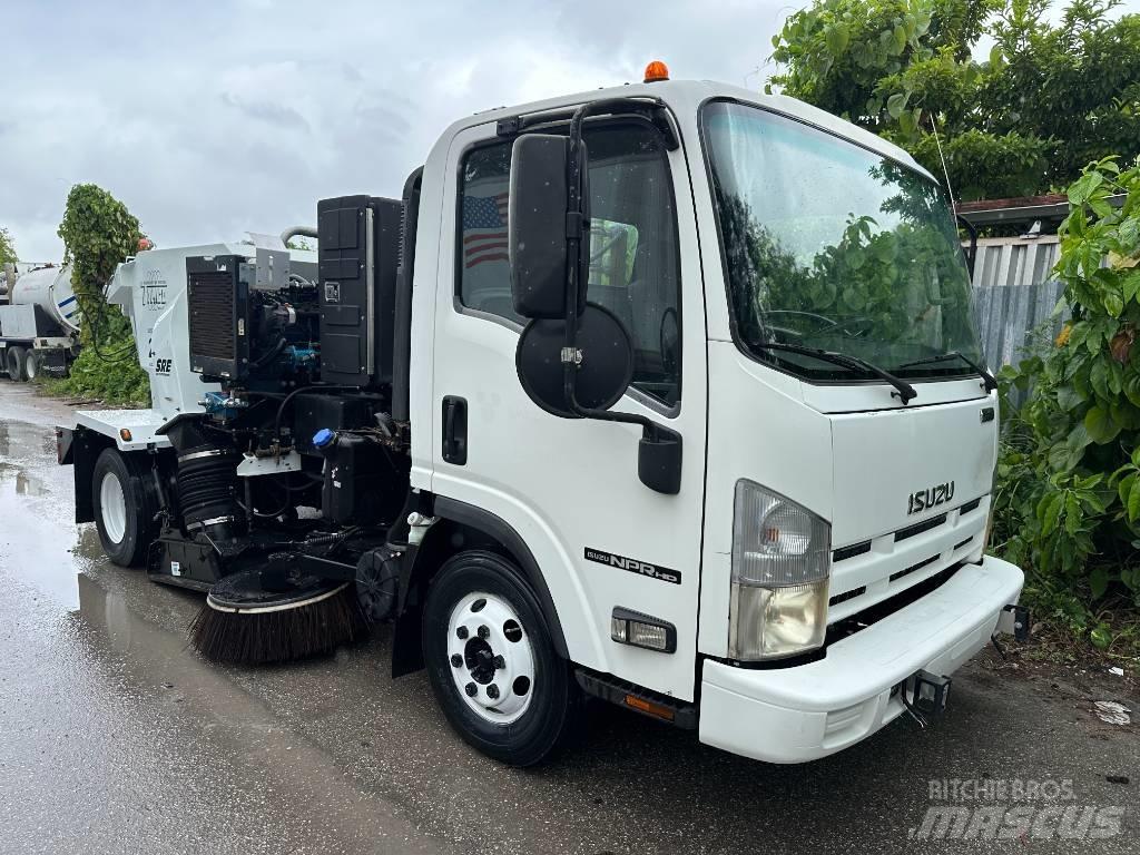 Isuzu NPR HD Veegwagens