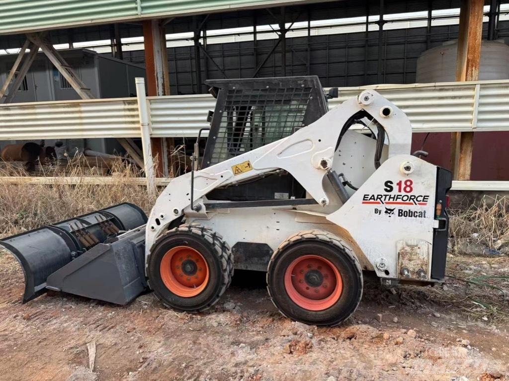 Bobcat S 18 Schrankladers