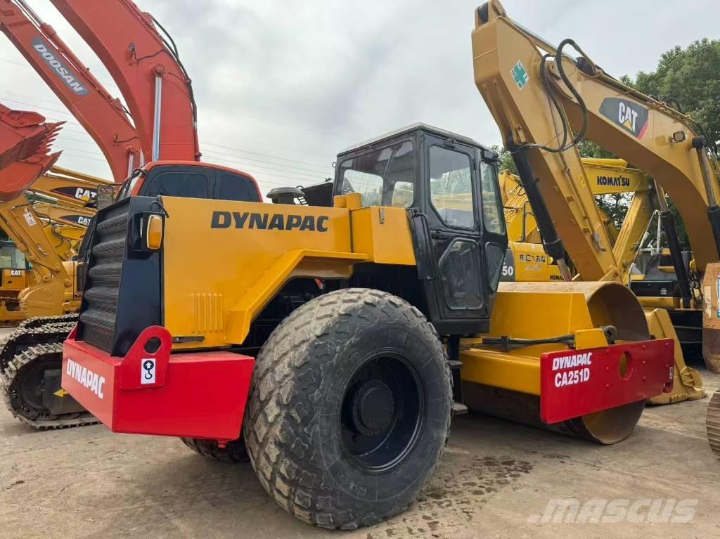Dynapac CA 251 D Trilrolwalsen