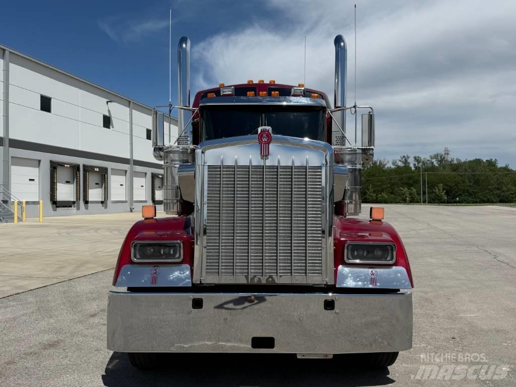 Kenworth W 900 L Trekkers