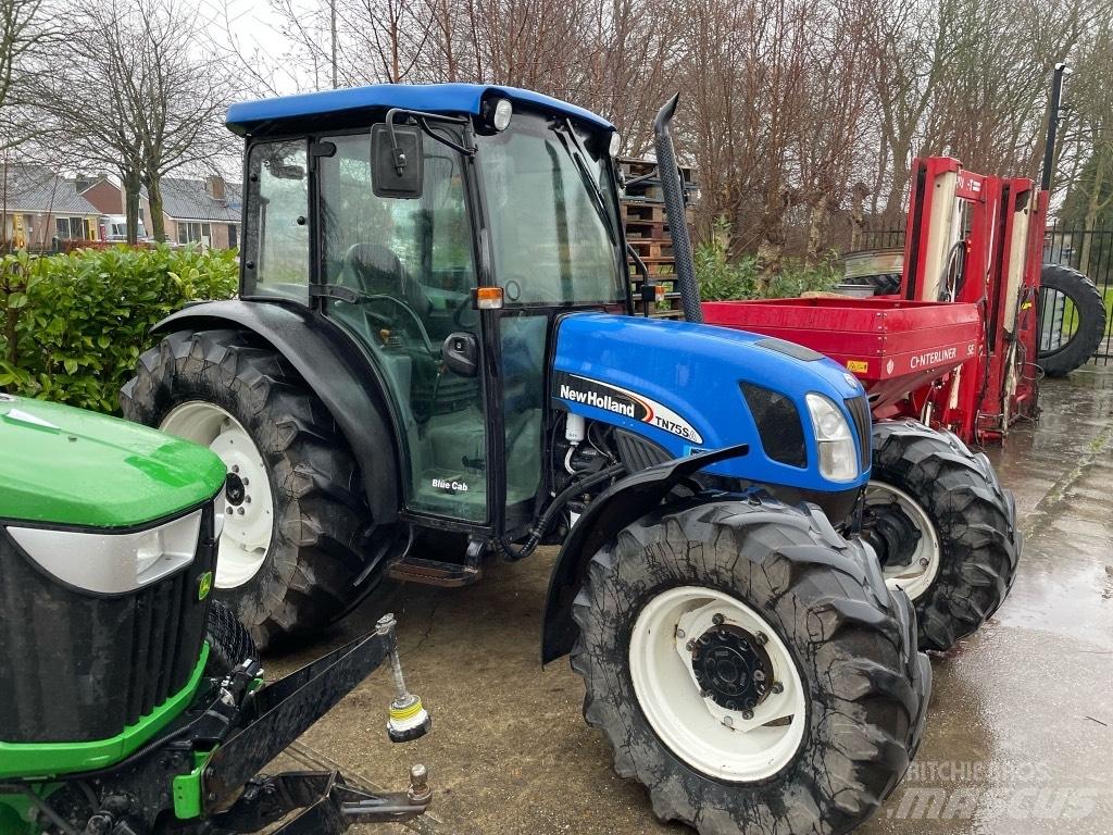 New Holland TN75SA Tractoren