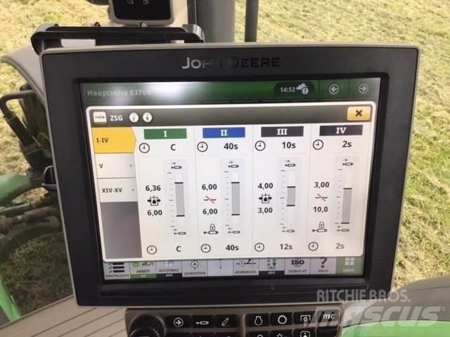 John Deere 8370R Tractoren