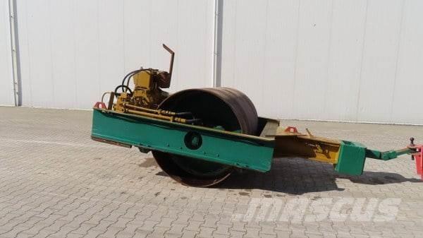 Vibromax W 501 Aanhangtrilwalsen