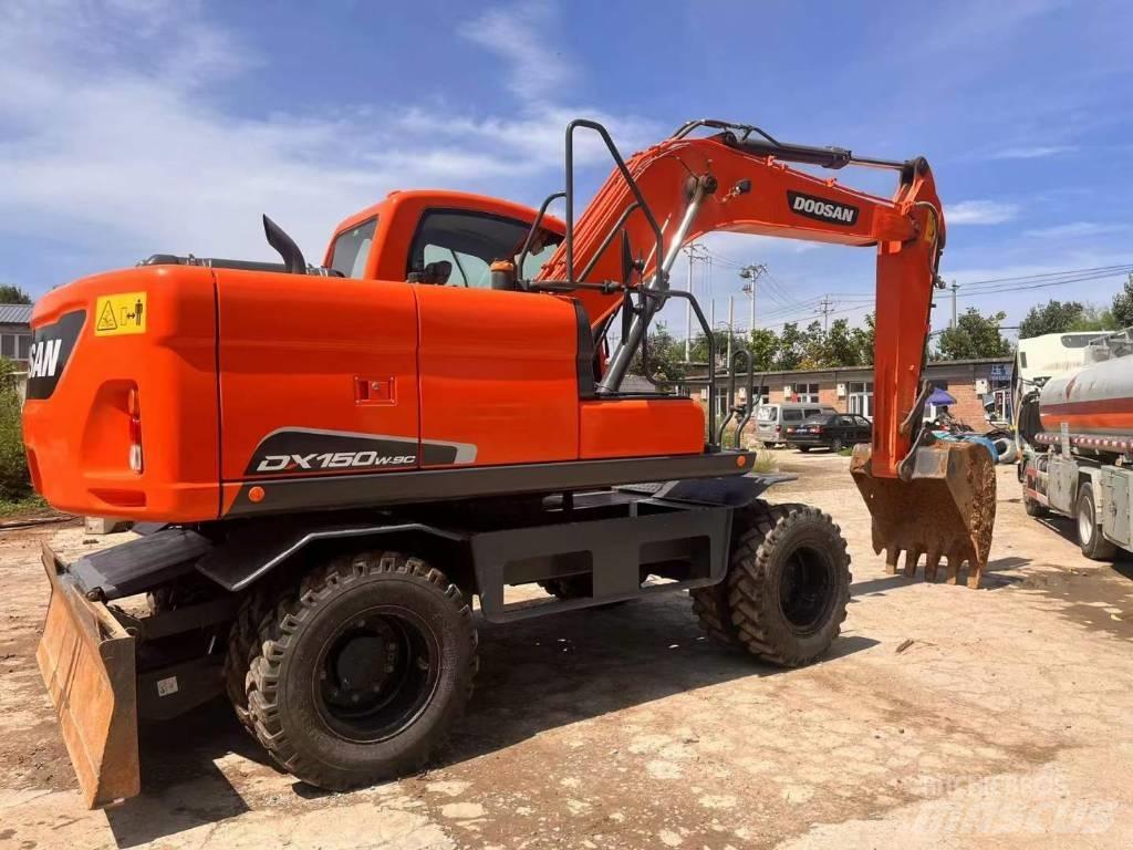 Doosan DH150W Wielgraafmachines