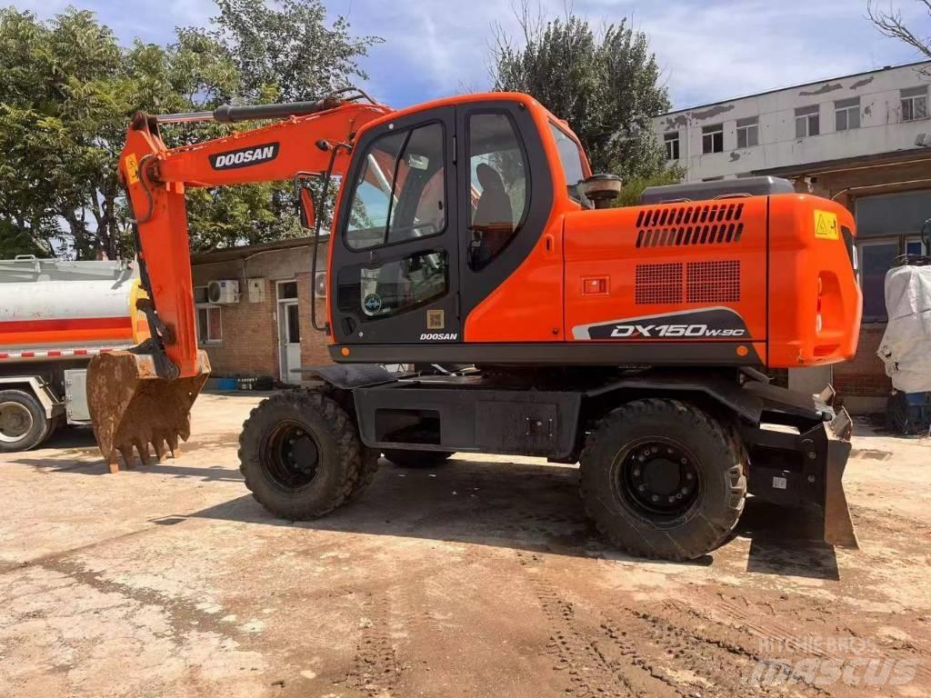 Doosan DH150W Wielgraafmachines