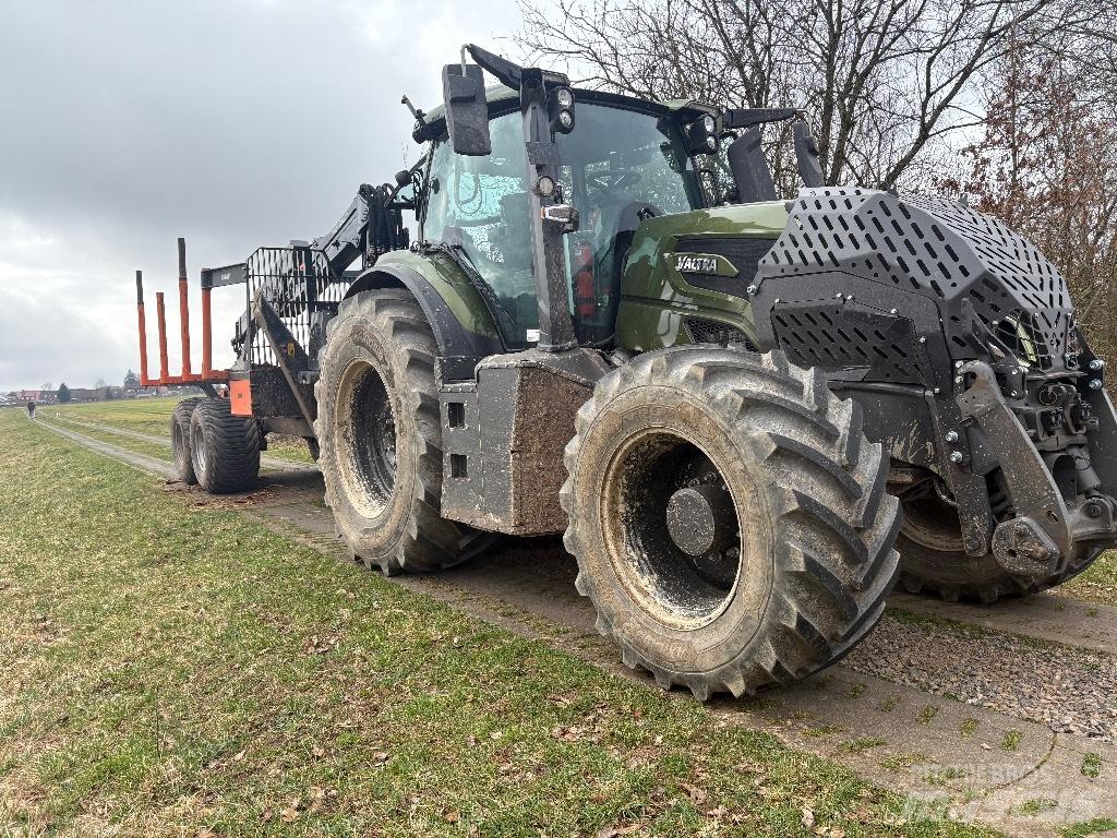 Valtra Q 305 Tractoren