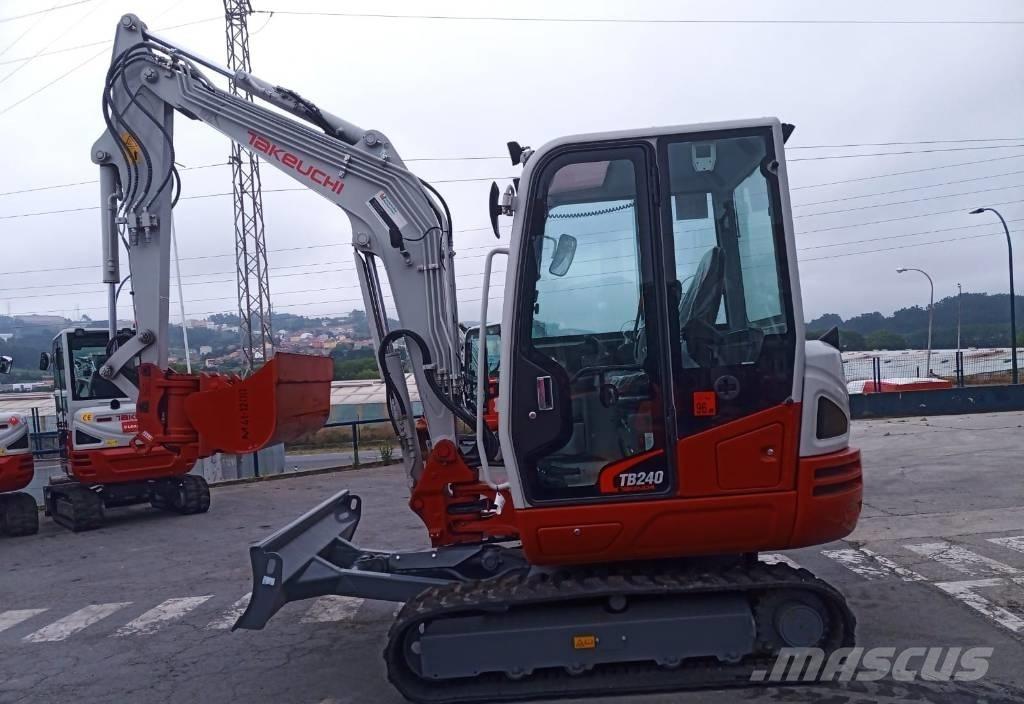 Takeuchi TB 240 Minigraafmachines < 7t