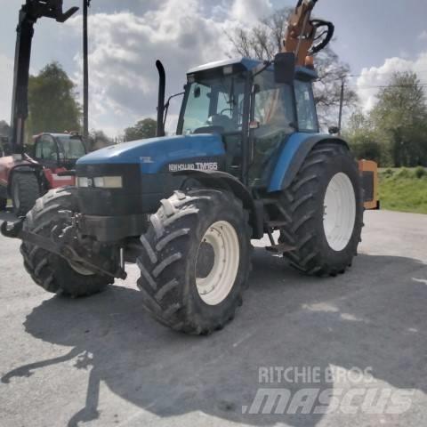 New Holland TM 165 Tractoren