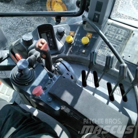 New Holland TM 165 Tractoren