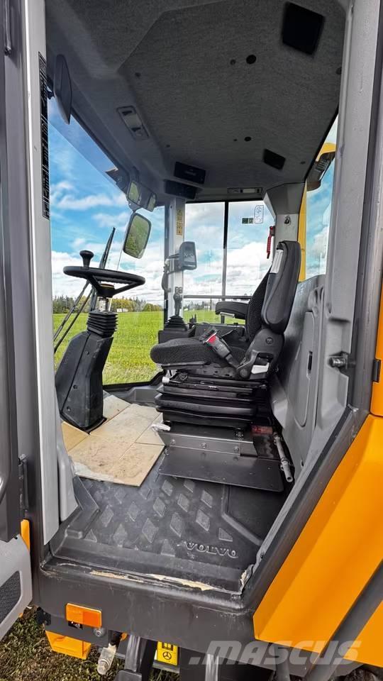 Volvo SD75B Trilrolwalsen