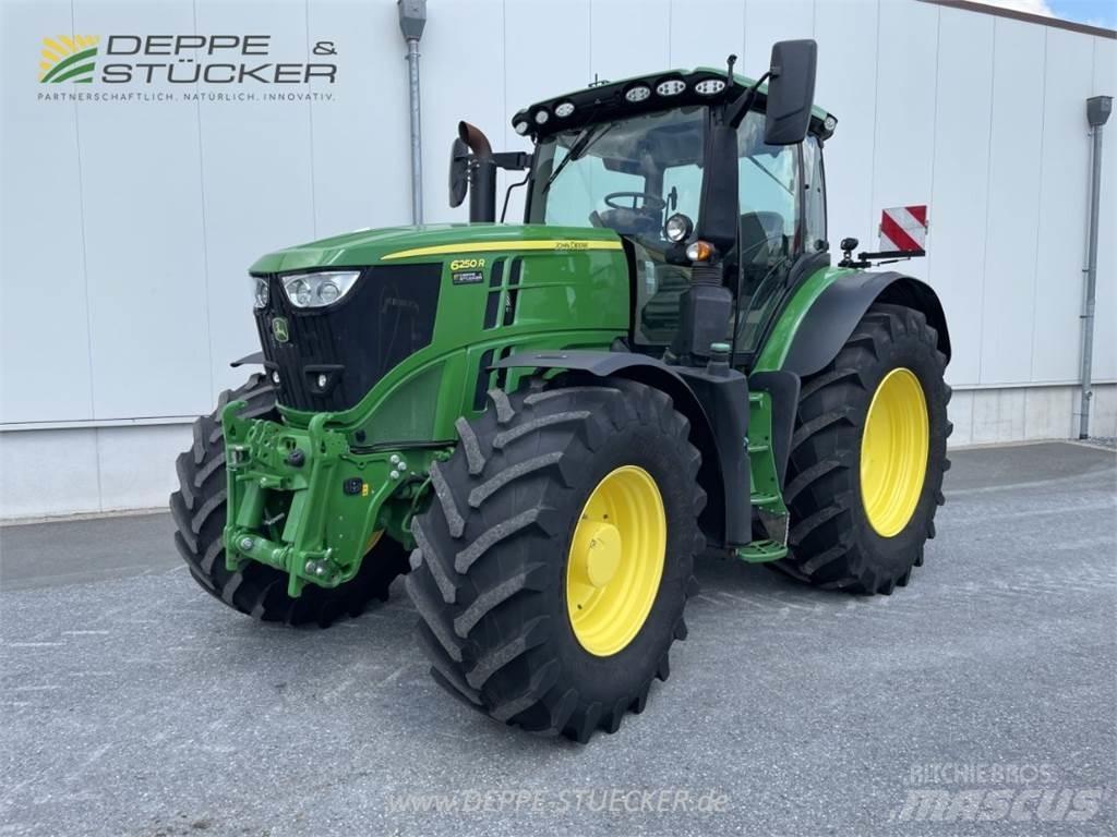 John Deere 6250R Tractoren