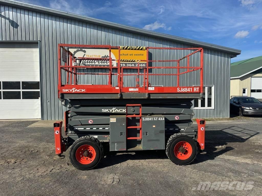 SkyJack SJ 8841 RT Schaarhoogwerkers