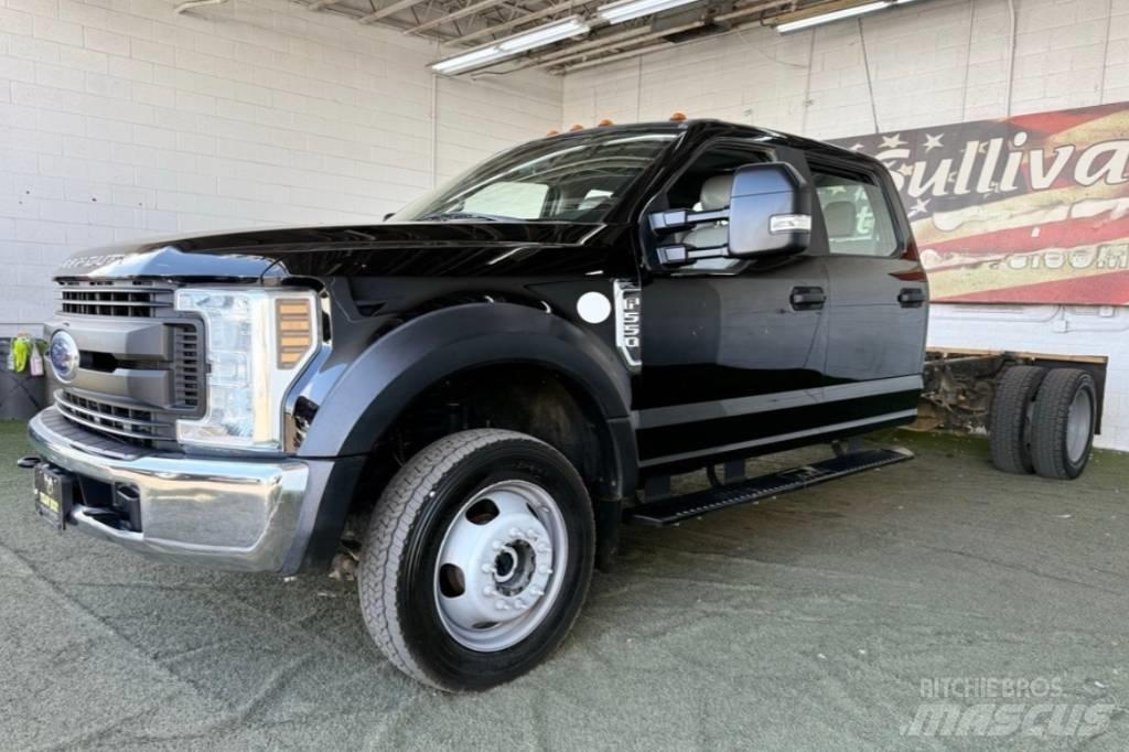 Ford F 550 XL SD Chassis met cabine