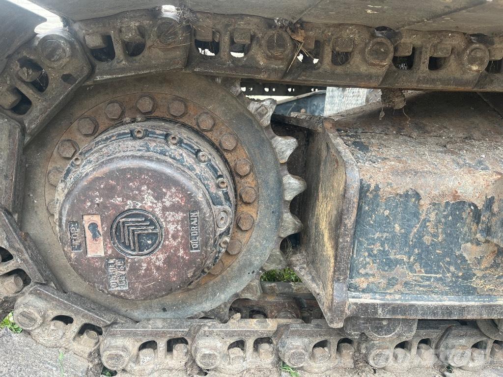 JCB JS 220 LC Rupsgraafmachines