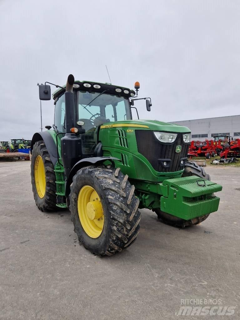 John Deere 6215 R Tractoren