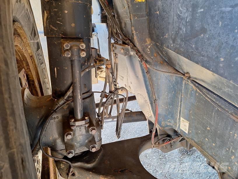 Komatsu HD605-7EO Starre dumptrucks