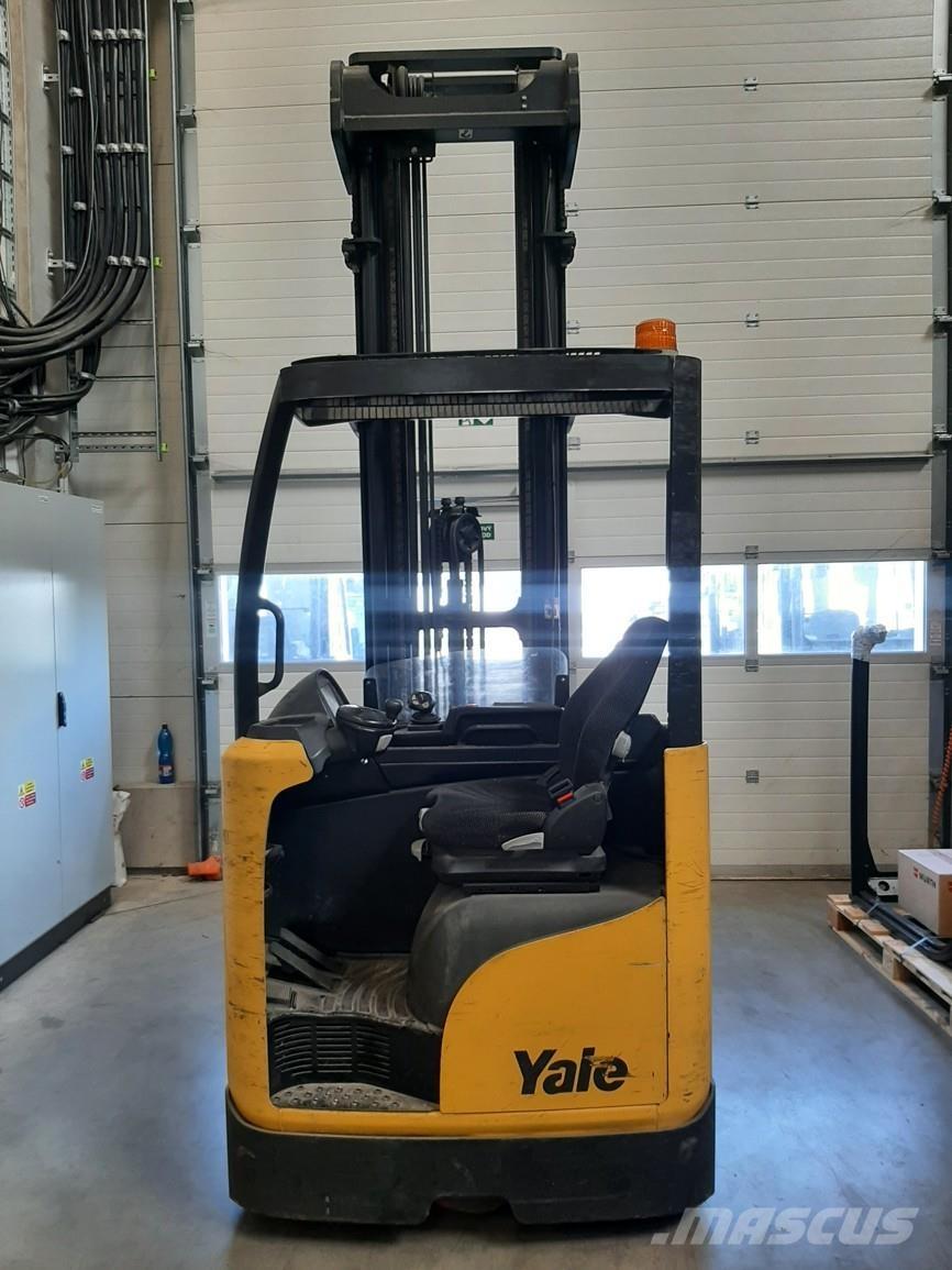 Yale MR14 Reachtruck voor hoog niveau