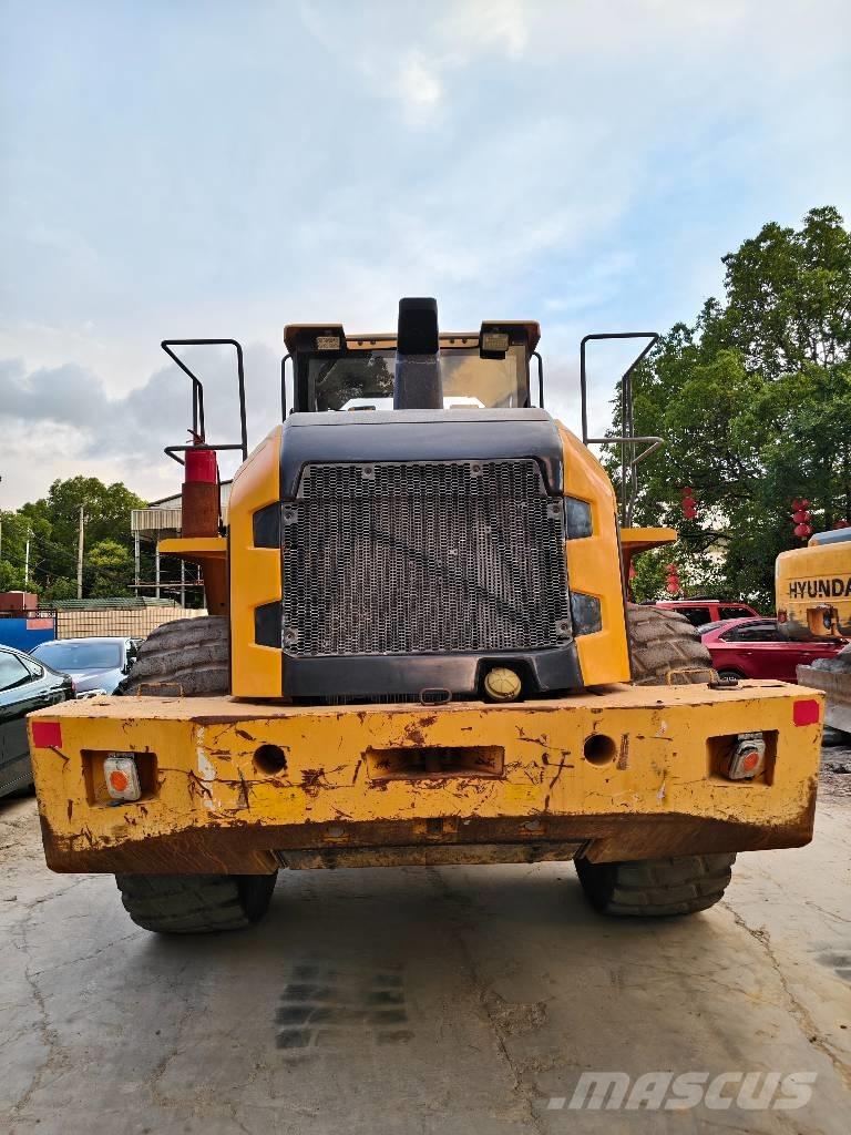Volvo L 120 Wielladers