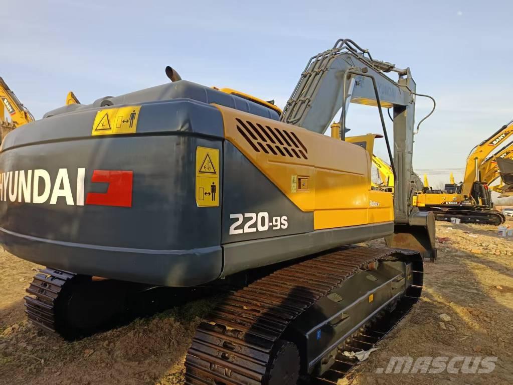 Hyundai 220-9s Rupsgraafmachines