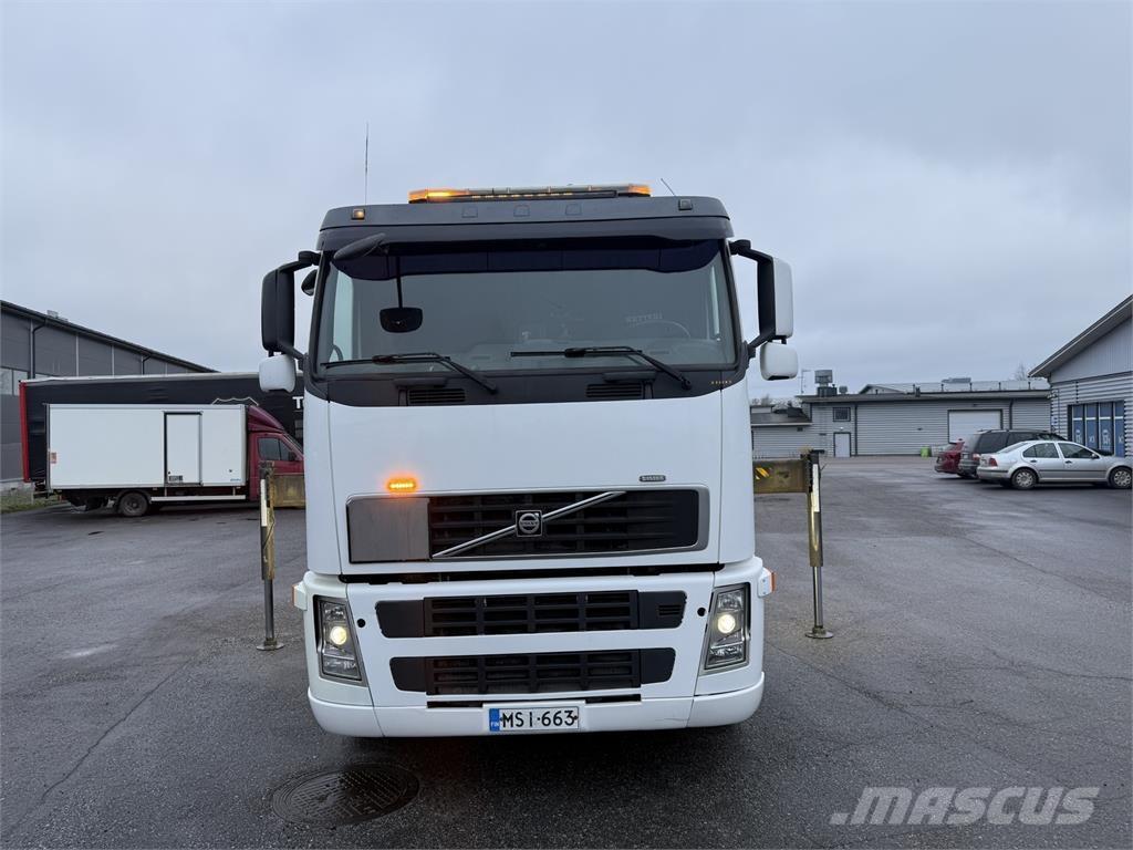 Volvo FH13 6X2 Vlakke laadvloer met kraan