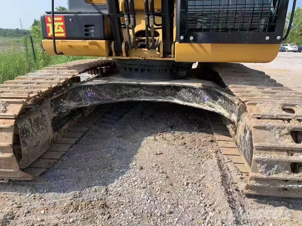 CAT 323 D Rupsgraafmachines